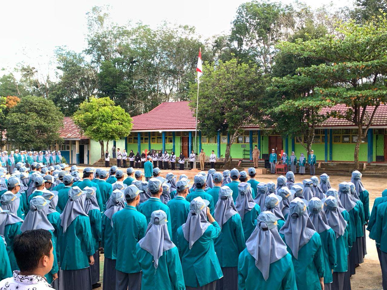 Kunjungan KACABDIN Wilayah V Muara Aman Ke SMA Negeri 5 Lebong